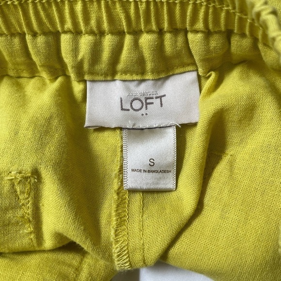 Loft linen chartreuse cotton blend shorts. Size S. - Picture 4 of 5